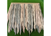 Straw Artificial Palm Leaf Roofing, het plastiek van het Roestbewijs met stro bedekt dak